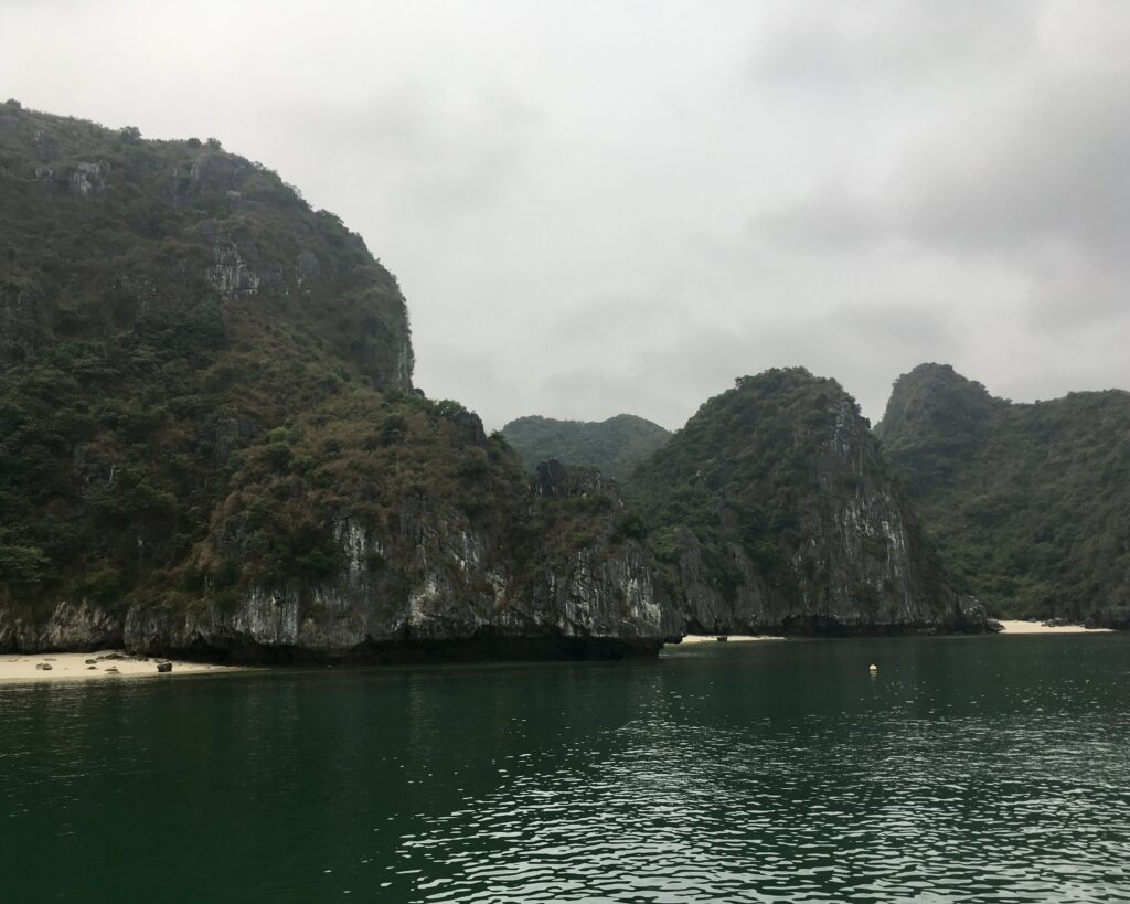 Ha Long Bay, marec 2019