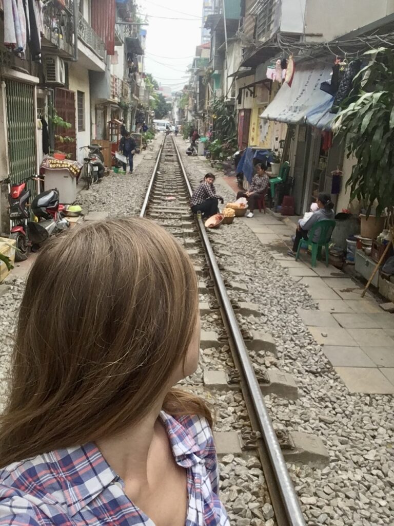 Train Street - vlaková ulica, Hanoj