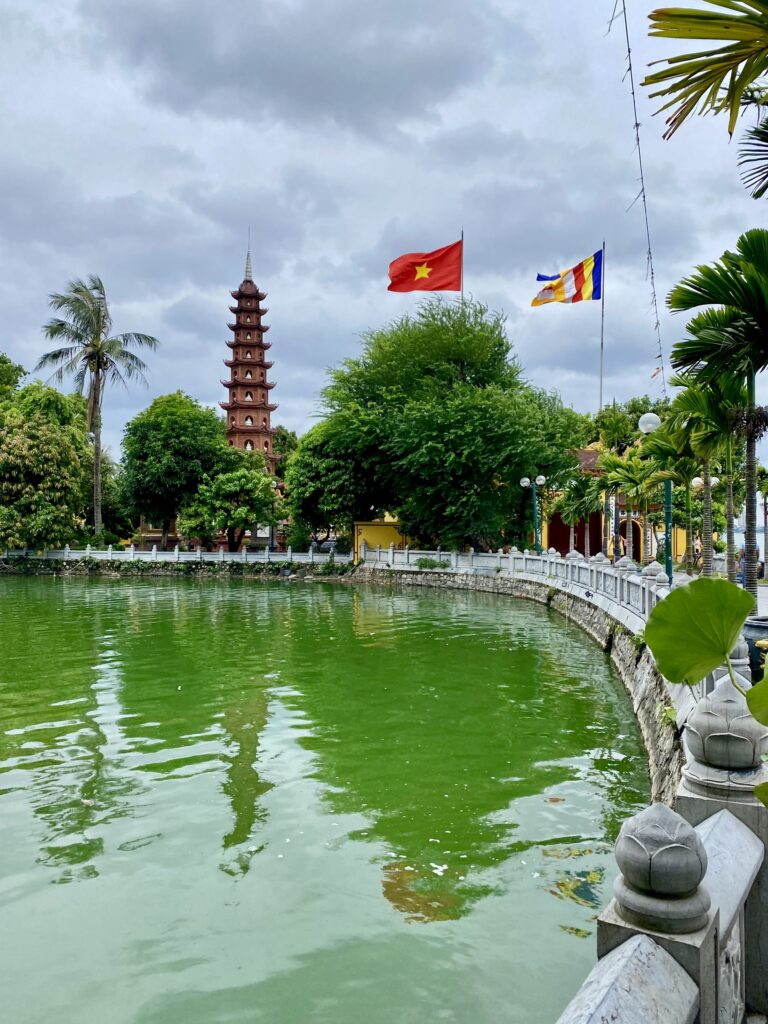 Pagoda Tran Quoc, Hanoi