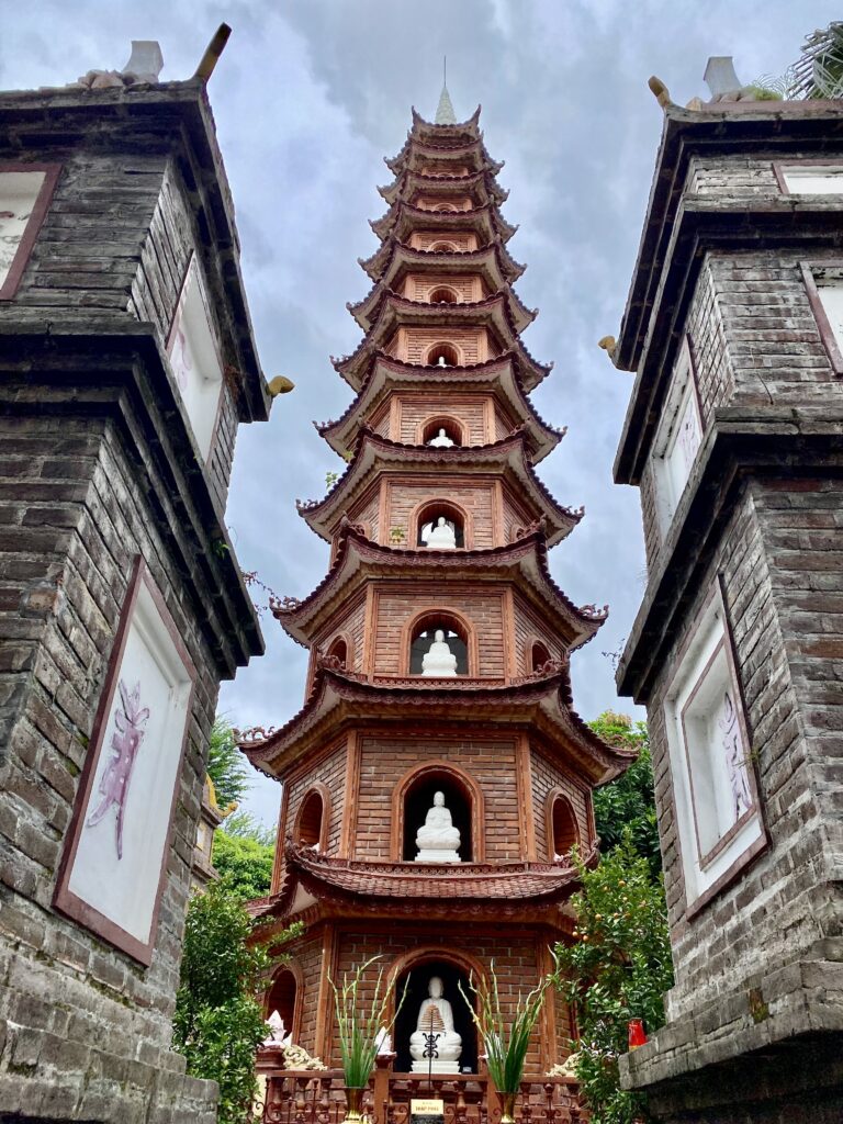 Pagoda Tran Quoc, Hanoi