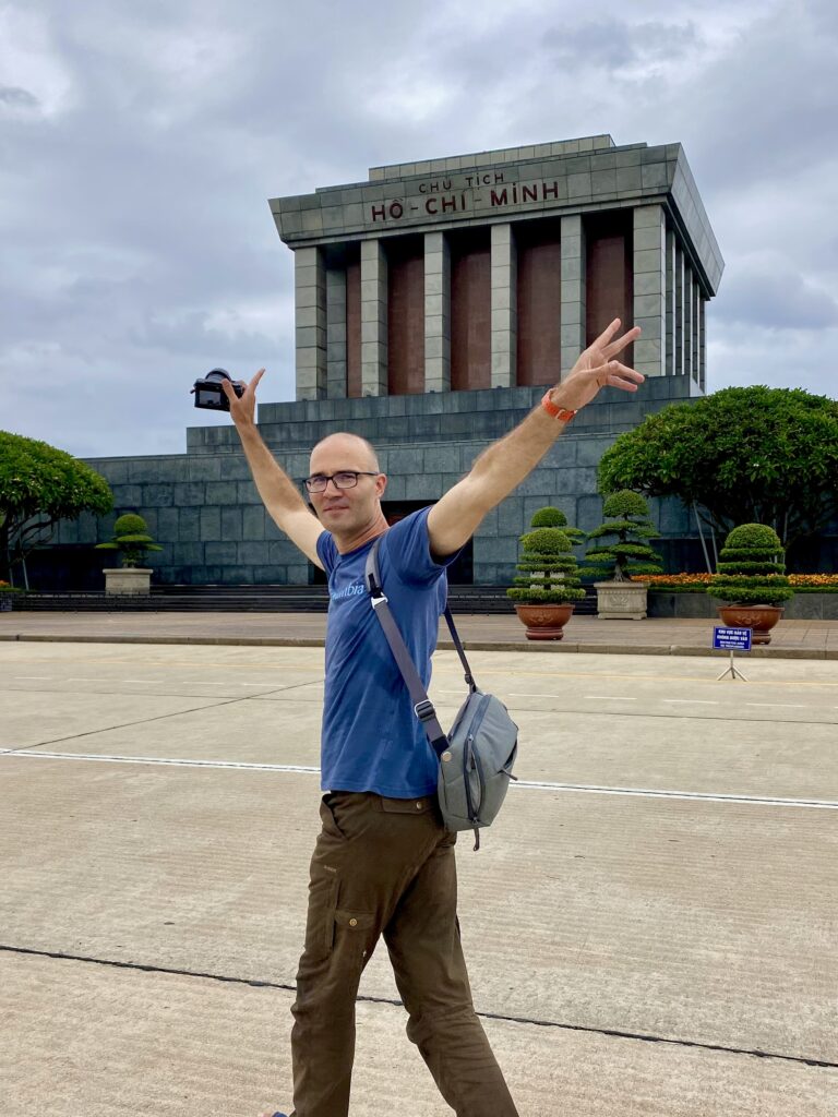 Ho Chi Minhovo mauzóleum a námestie Ba Dinh, Hanoi