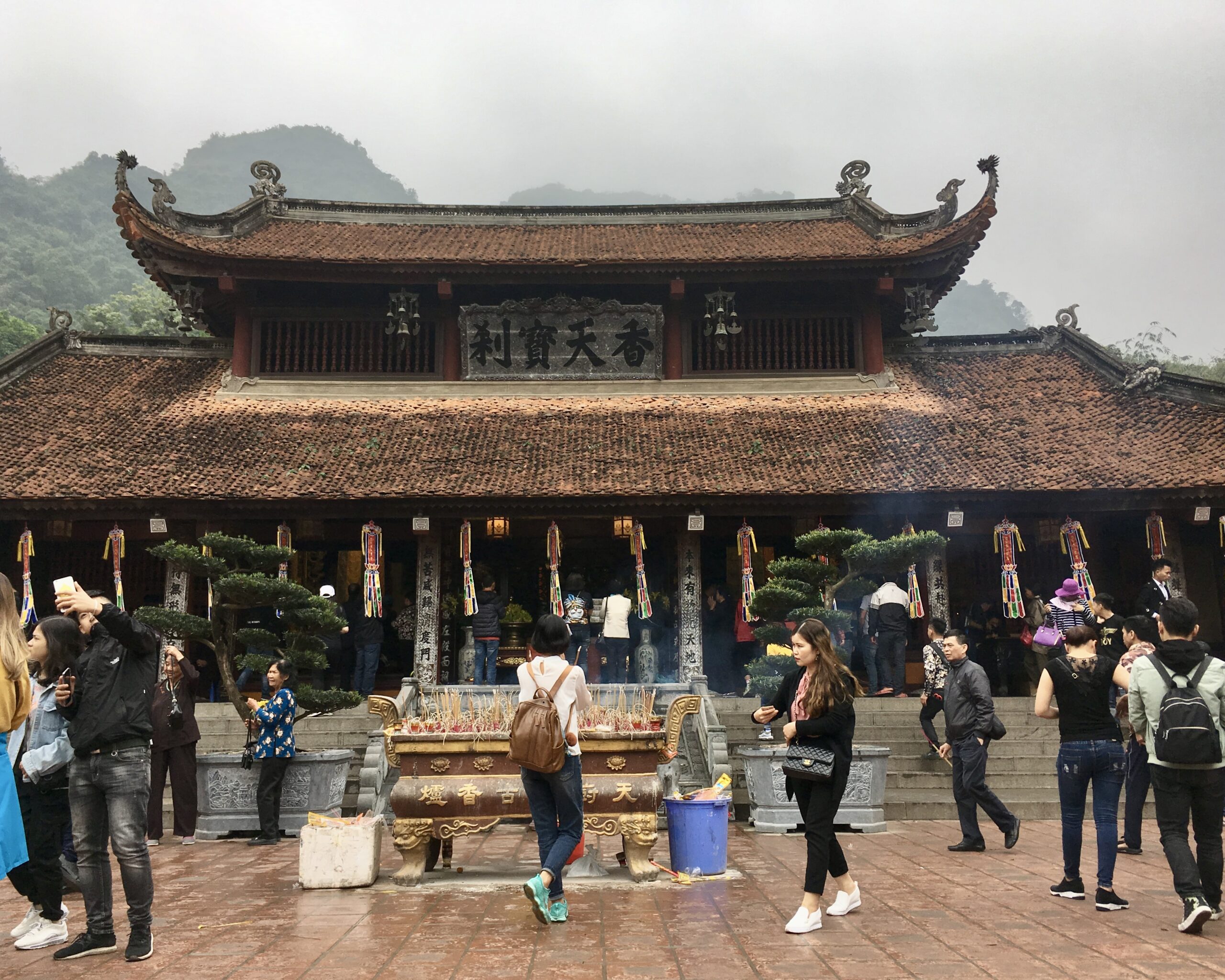 Perfume Pagoda - chrámový komplex